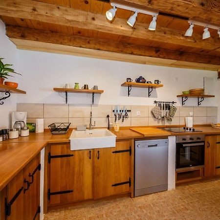 Beautiful Cottage With Heated Pool For 22 Ppl Plaški エクステリア 写真