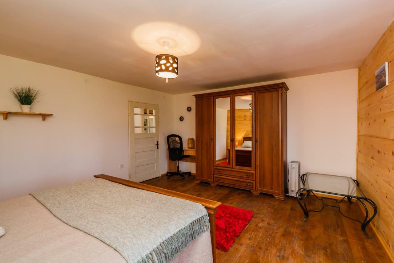 Beautiful Cottage With Heated Pool For 22 Ppl Plaški エクステリア 写真