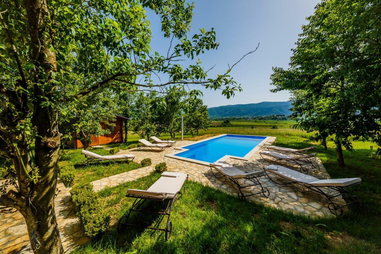 Beautiful Cottage With Heated Pool For 22 Ppl Plaški エクステリア 写真