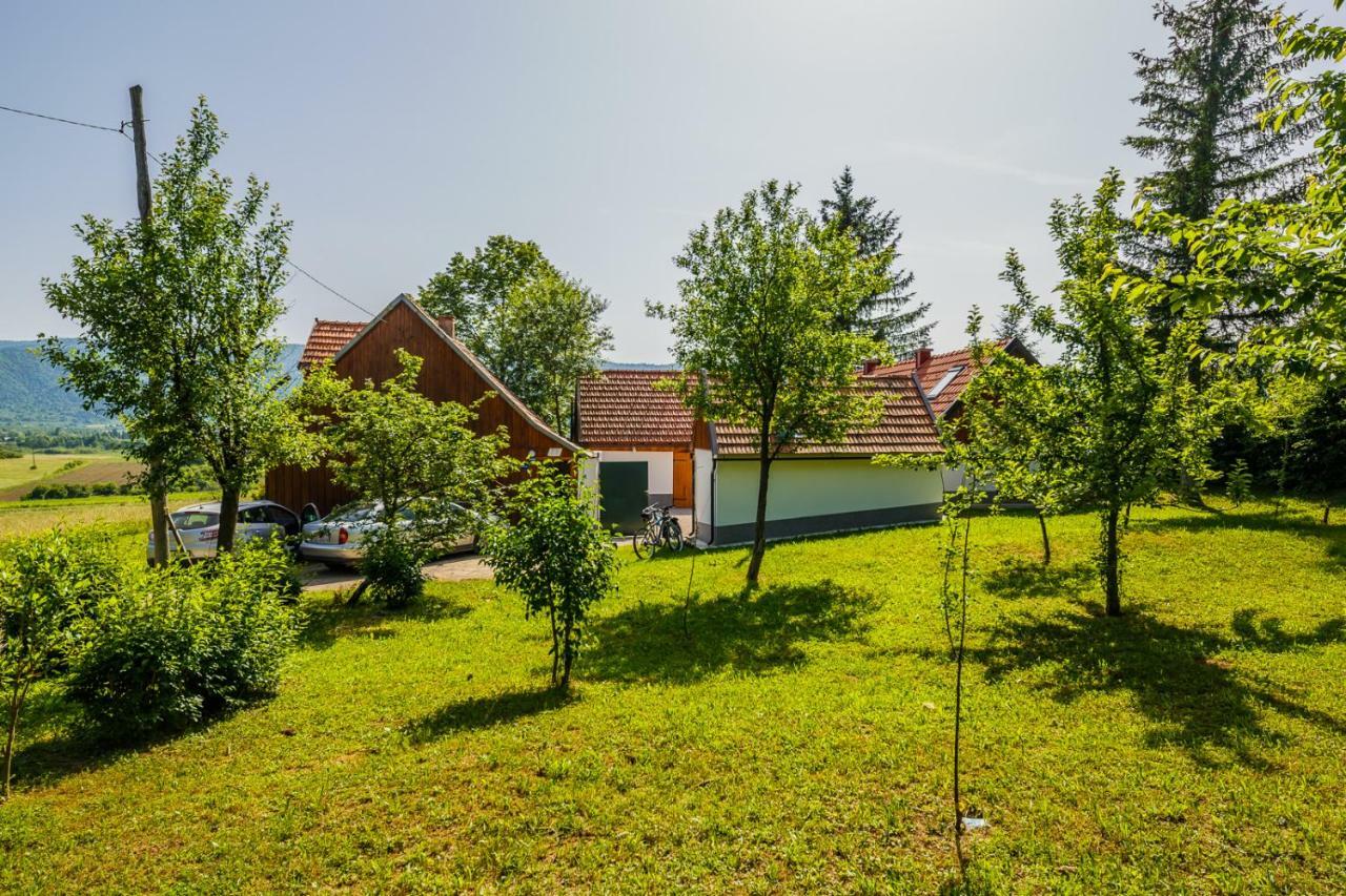 Beautiful Cottage With Heated Pool For 22 Ppl Plaški エクステリア 写真