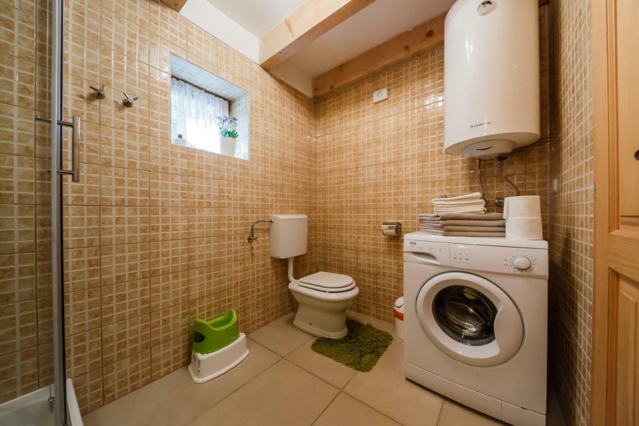 Beautiful Cottage With Heated Pool For 22 Ppl Plaški エクステリア 写真
