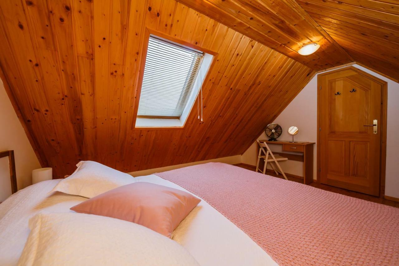 Beautiful Cottage With Heated Pool For 22 Ppl Plaški エクステリア 写真