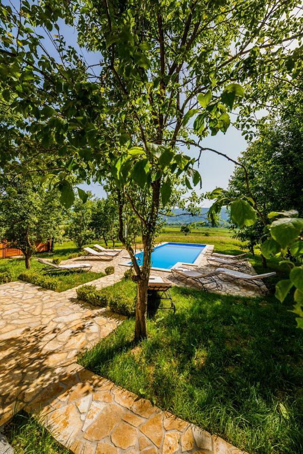 Beautiful Cottage With Heated Pool For 22 Ppl Plaški エクステリア 写真