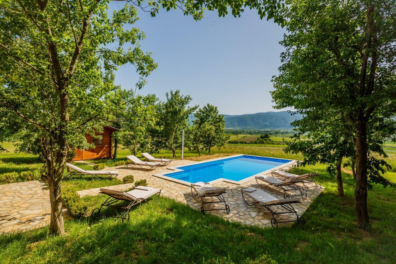 Beautiful Cottage With Heated Pool For 22 Ppl Plaški エクステリア 写真